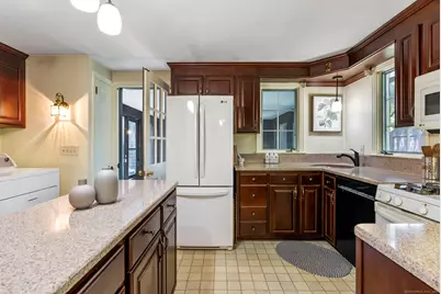 5 Robeth Lane, Wethersfield, CT 06109 - Photo 13