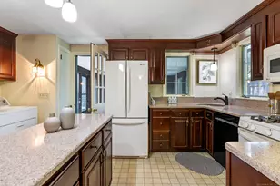 5 Robeth Ln, Wethersfield, CT 06109 - Photo 13