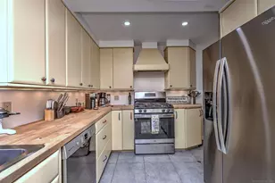 4 Cambridge Ct, East Haven, CT 06512 - Photo 13