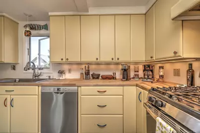 4 Cambridge Court, East Haven, CT 06512 - Photo 17