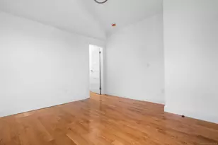 565 Carroll Ave, Bridgeport, CT 06607 - Photo 17