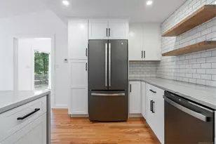 228 Pattonwood Dr, Southington, CT 06489 - Photo 3