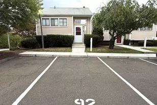 92 Shepards Knoll Dr, Hamden, CT 06514 - Photo 3