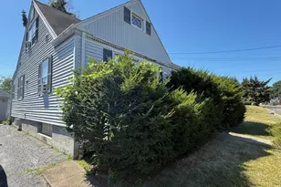 681 Westfield Ave, Bridgeport, CT 06606 - Photo 3