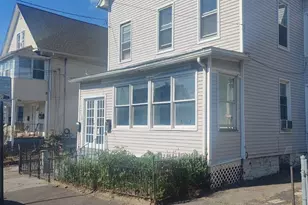 322 Catherine St, Bridgeport, CT 06604 - Photo 3