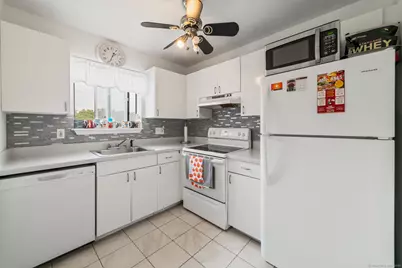 147 Hamden Avenue #APT H, Waterbury, CT 06704 - Photo 15
