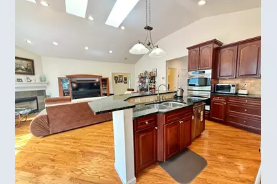 18 Fieldstone Lane #18, Beacon Falls, CT 06403 - Photo 9