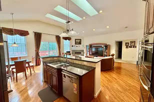 18 Fieldstone Ln, Beacon Falls, CT 06403 - Photo 11