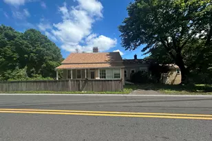 34 Beacon Rd, Bethany, CT 06524 - Photo 3