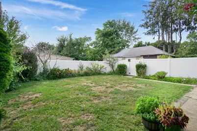 687 Wood Avenue, Bridgeport, CT 06604 - Photo 25