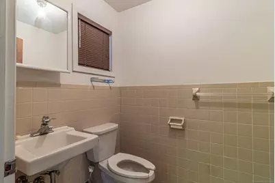 912 Norwich New London Turnpike, Montville, CT 06382 - Photo 25