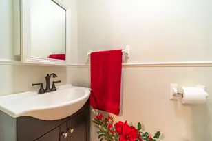 9 Patricia Rd, Bridgeport, CT 06606 - Photo 19