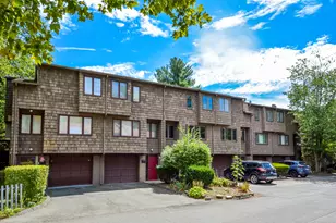 32 Towne House Rd, Hamden, CT 06514 - Photo 1