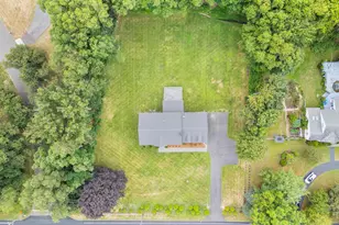 424 Racebrook Rd, Orange, CT 06477 - Photo 3