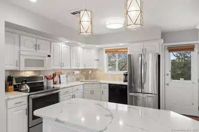 146 Chittenden Field Lane, Madison, CT 06443 - Photo 5