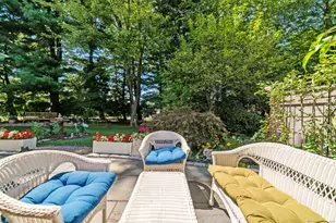 890 Heritage Vlg, Southbury, CT 06488 - Photo 5