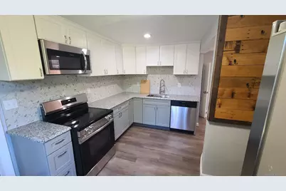 15 Stock Place Street, Manchester, CT 06042 - Photo 3