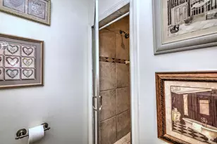 17 Ellyn Ct, West Haven, CT 06516 - Photo 23