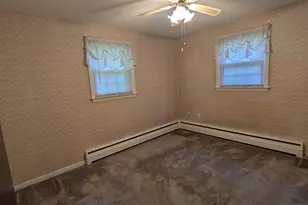 47 Highlawn St, Waterbury, CT 06705 - Photo 9