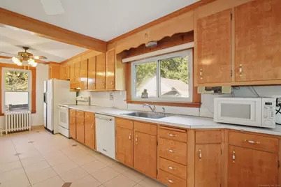 108 Woodland Avenue, Bloomfield, CT 06002 - Photo 17