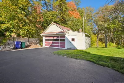 108 Woodland Avenue, Bloomfield, CT 06002 - Photo 29
