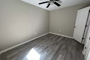 225 Golden Hill St, Bridgeport, CT 06604 - Photo 13