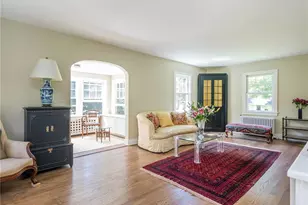 33 Washington Ave, Woodbury, CT 06798 - Photo 3