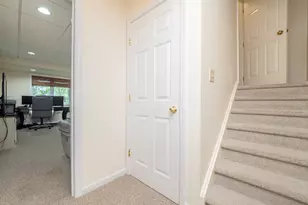 12 Blvd Dr, Danbury, CT 06810 - Photo 31