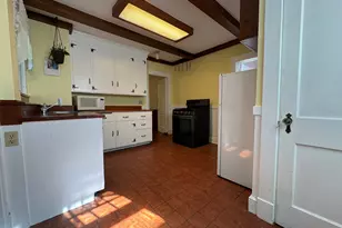 16 Park Pl, Meriden, CT 06451 - Photo 5