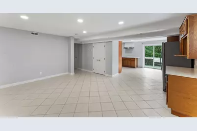 4 Dover Circle, Newtown, CT 06470 - Photo 9