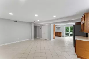 4 Dover Cir, Newtown, CT 06470 - Photo 9