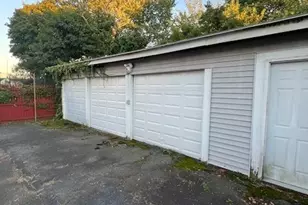 180 Holly St, Bridgeport, CT 06607 - Photo 27