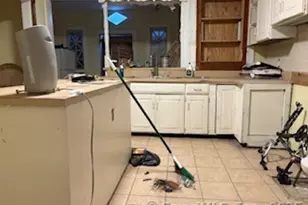 251 Collins St, Hartford, CT 06105 - Photo 5