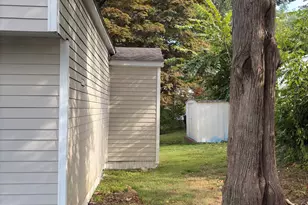 158 A Bayberry Ln, Danbury, CT 06811 - Photo 3