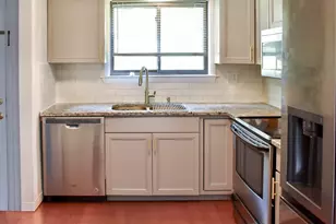 8 Tamarack Ln, Woodbury, CT 06798 - Photo 3