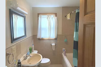 60 Cumberland Drive, Bridgeport, CT 06606 - Photo 5