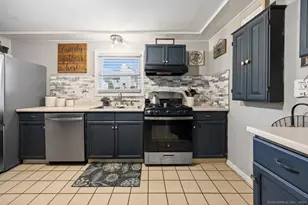 47 Forest Dr, Wethersfield, CT 06109 - Photo 9