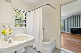 111 Bloomfield Ave, West Hartford, CT 06105 - Photo 33