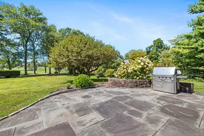 111 Bloomfield Avenue, West Hartford, CT 06105 - Photo 37