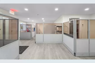 264 Vauxhall Street, New London, CT 06320 - Photo 5