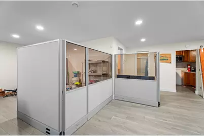 264 Vauxhall Street, New London, CT 06320 - Photo 7