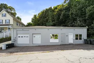 264 Vauxhall St, New London, CT 06320 - Photo 1