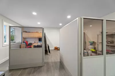 264 Vauxhall Street, New London, CT 06320 - Photo 9