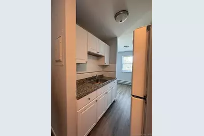 217 Hollister Avenue #b5, Bridgeport, CT 06607 - Photo 1