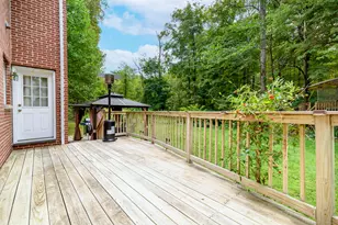 185 Interlaken Rd, Stamford, CT 06903 - Photo 17