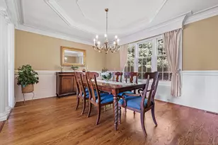 305 S Gate Ln, Fairfield, CT 06890 - Photo 9