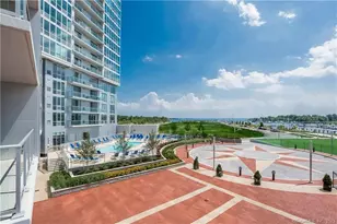 1 Hbr Pt Rd, Stamford, CT 06902 - Photo 11