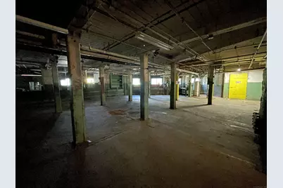 17 North Washington Street, Plainville, CT 06062 - Photo 9