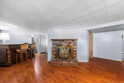 51 Thames Street, New London, CT 06320 - Photo 23