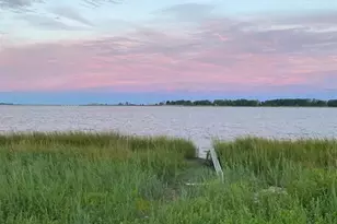 8 Clinton Ave, Old Saybrook, CT 06475 - Photo 7